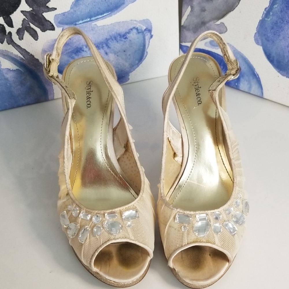 Style&Co. Jewelled pumps
